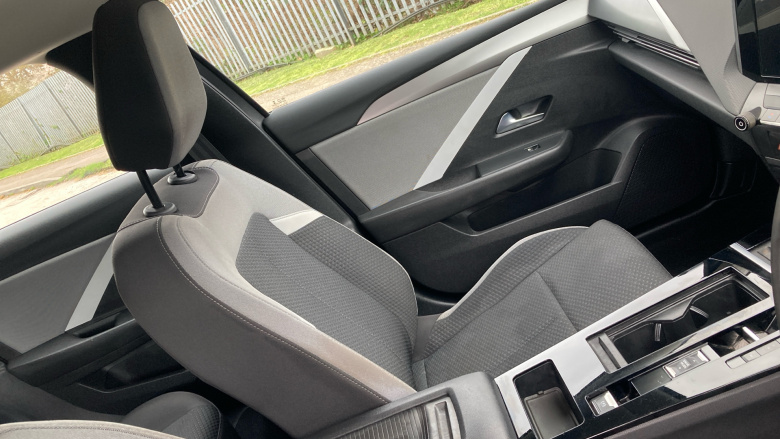 Vauxhall Astra 1.2 Turbo 130 Design 5dr Auto Petrol Hatchback